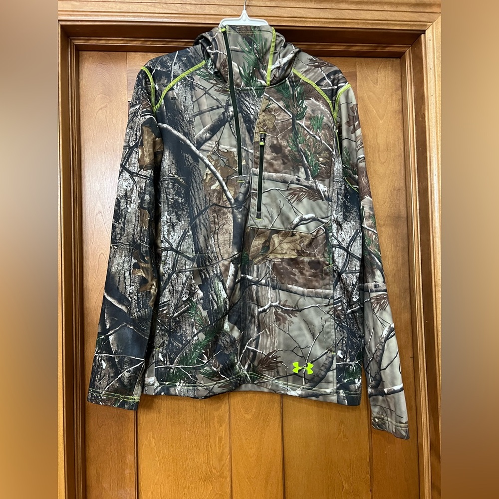 Under Armour Camo Asymmetrical Zip Pullover Sweatshirt Size Medium